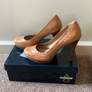 Brand new with box Andrew Geller Tan 8.5 heels